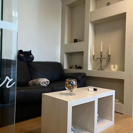 V A Z A T A Apartament *