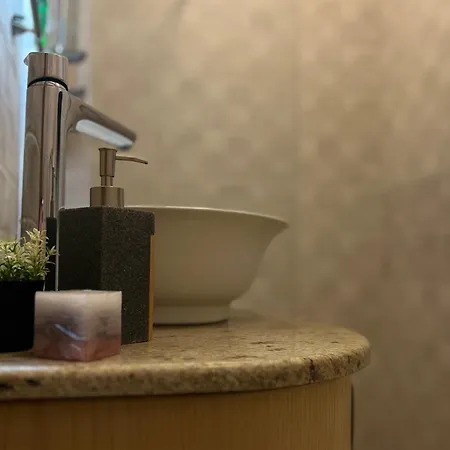 Apartament V A Z A T A *