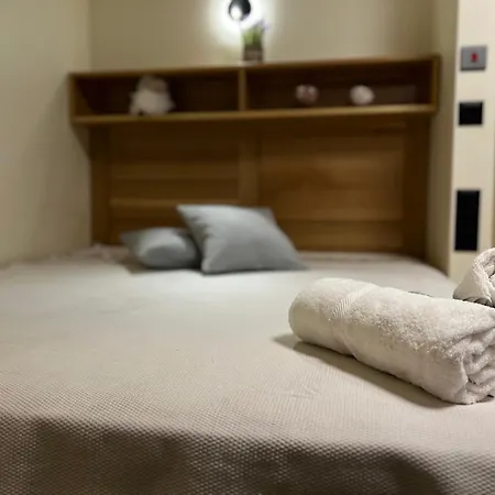 V A Z A T A Apartament